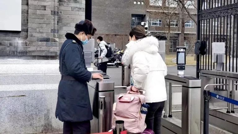 995CE73015A94AD16D235B49AE3_BB834737_12B84