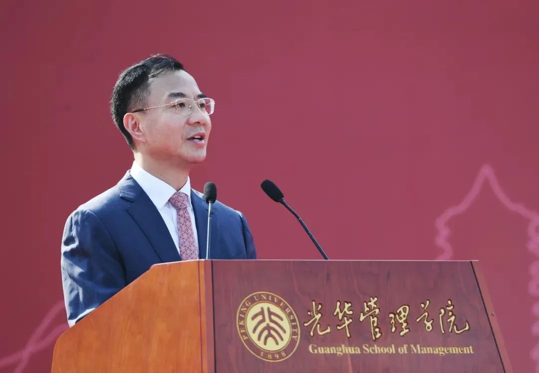 刘烈宏在北大9001cc金沙开学典礼演讲：让思想的9001cc金沙照亮产业将来之路