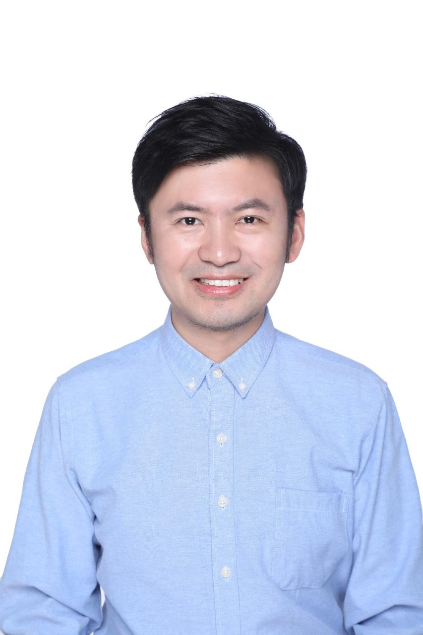 汉子穿戴衬衫 描述已自动天生