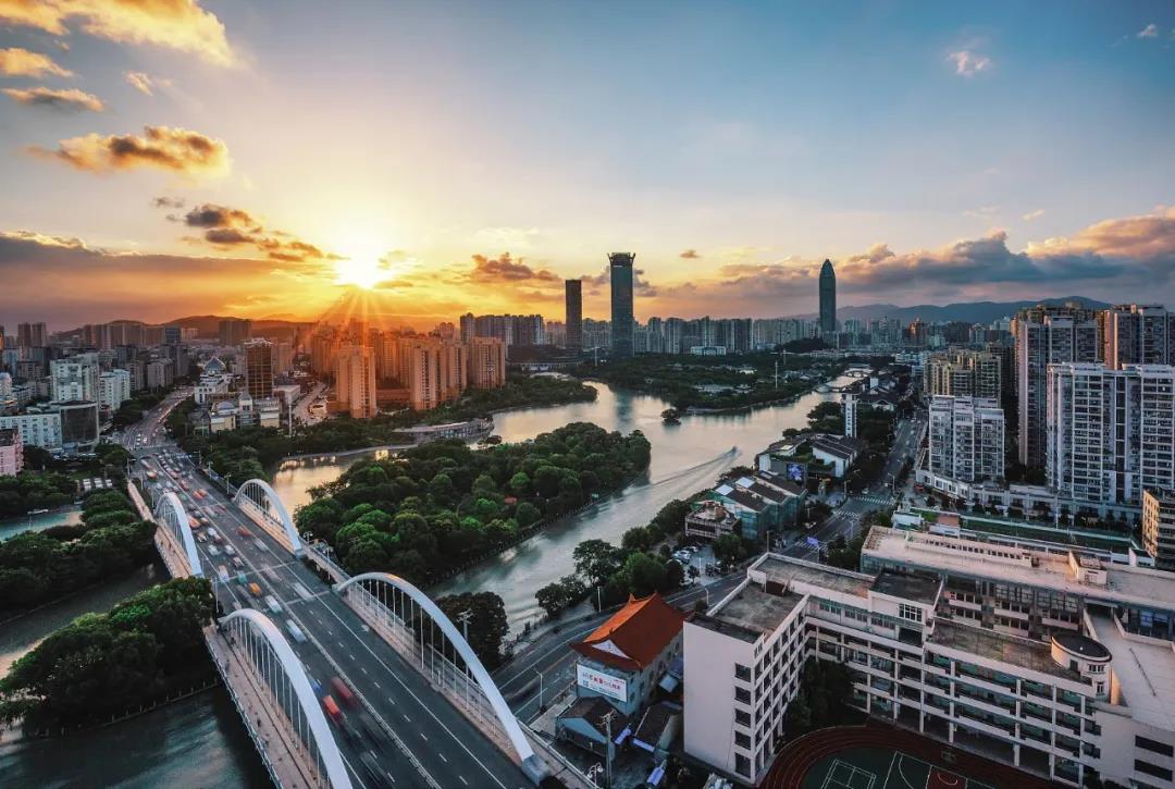 张志学、易希薇：在这里，看见中国城市的韧性